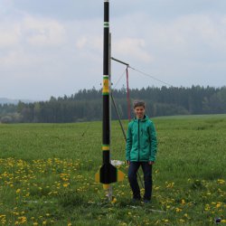 img_8377dvoustupnovy dragon ivo skla - lidske meritko